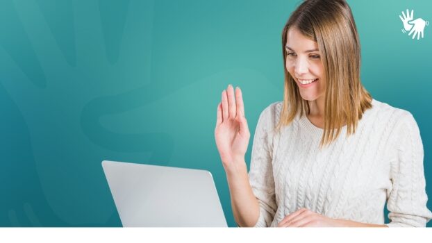 Pessoas com deficiência auditiva contam com canal de atendimento em LIBRAS